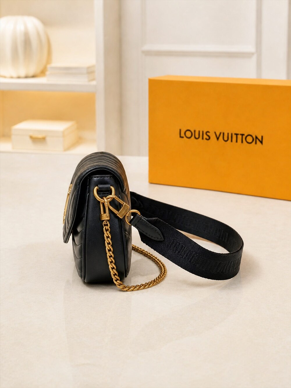 Louis Vuitton Multi Pochette Shoulder Purse in Black Quilted Cowhide - Picture 4 of 7